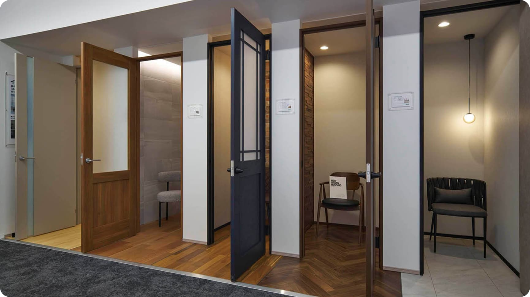 扉の向こうに広がる５つの空間02